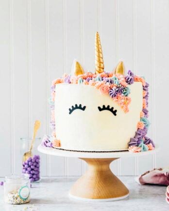 rainbow unicorn cake