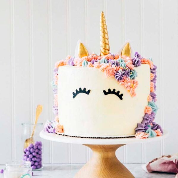 rainbow unicorn cake