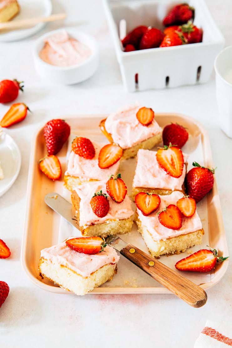 small batch strawberry cake
