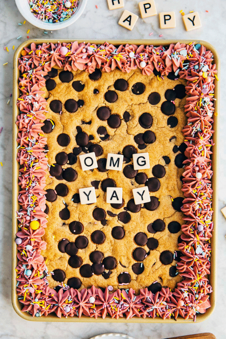 GIF of 9 x 13 inch cookie cake